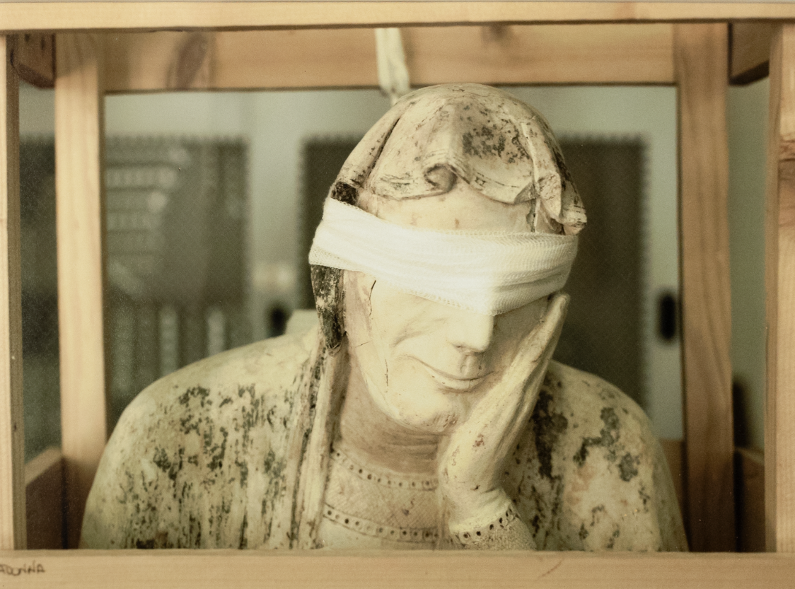 Copyright dell'immagine: MASBEDO, Handle with Care, 2017, fotografia, courtesy degli artisti, collezione Museo Civico Castelbuono